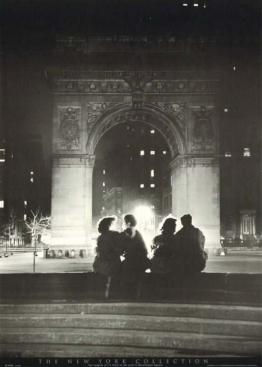 2 COUPLES SIT in FRONT of ARCH in WASHINGTON SQUARE, N.Y. - POSTER LW22G